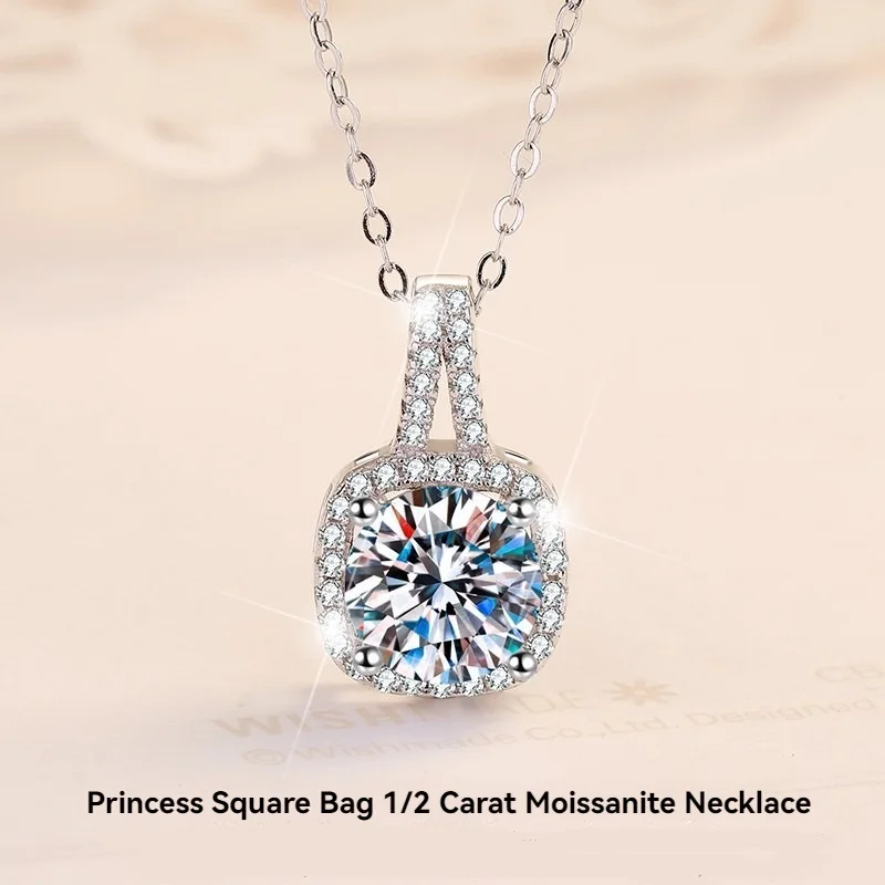 Женский кулон из серебра 1/2 пробы с муассанитом 100% карат