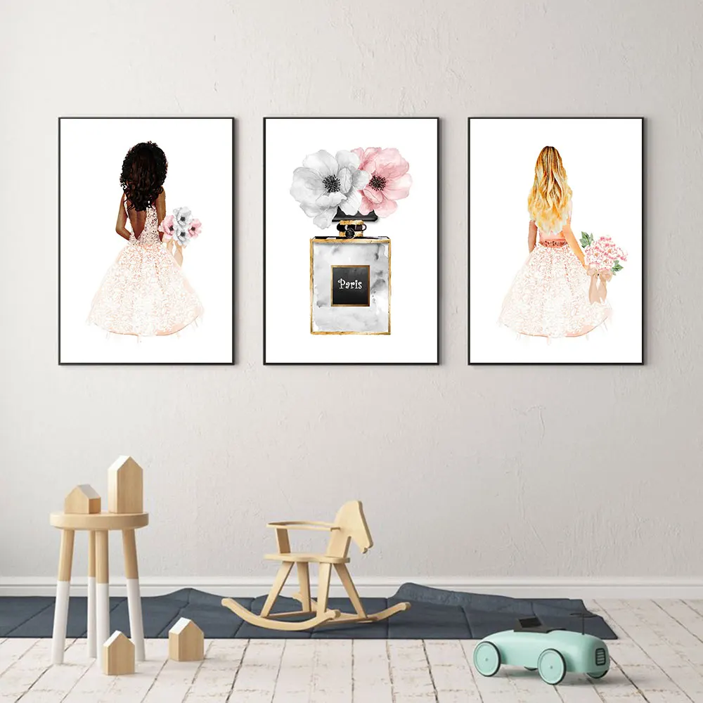 

Fashion Girl Nordic Posters and Prints Nordic Art Canvas Painting Paris Perfume Wall Pictures for Living Room Home Decor