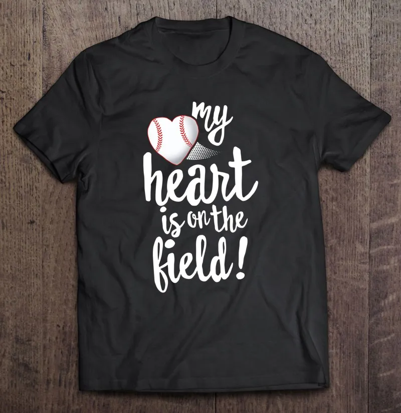 

Мужская футболка с надписью «My Heart Is On The Field»