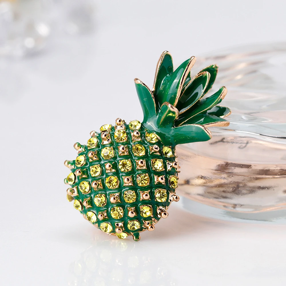 

Fashion Jewelry High Quality Vintage Gold Brooch Pins Alloy Diamond Brooch Pineapple Corsage Accessories