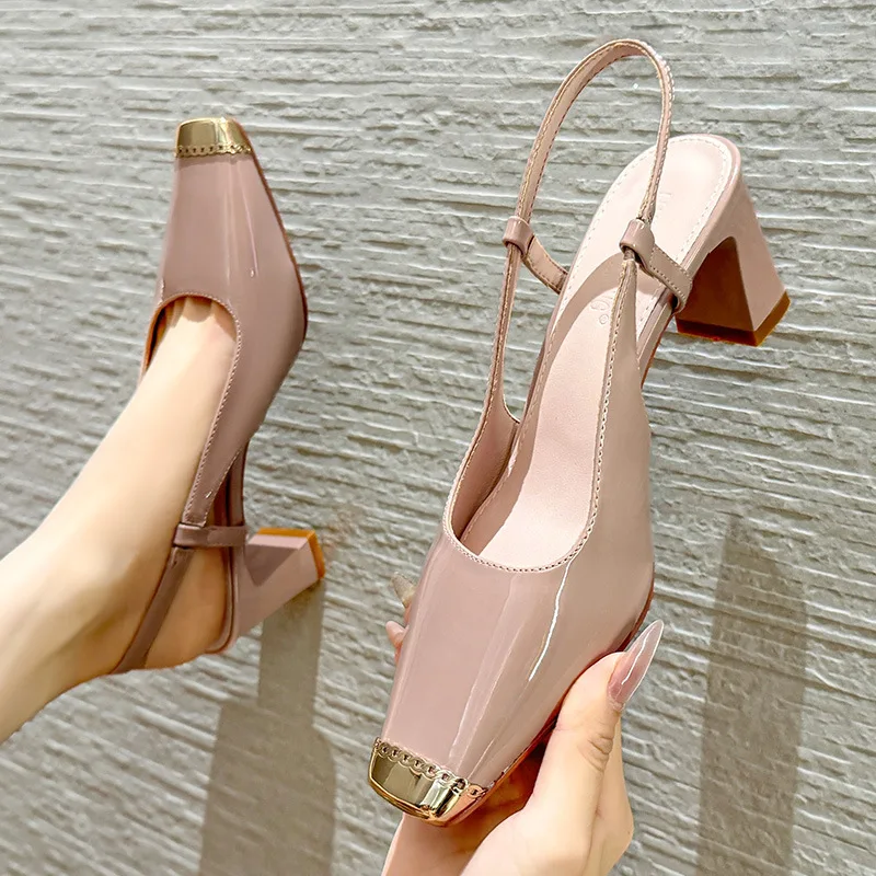 Босоножки женские на квадратном каблуке модные сандалии с квадратным носком