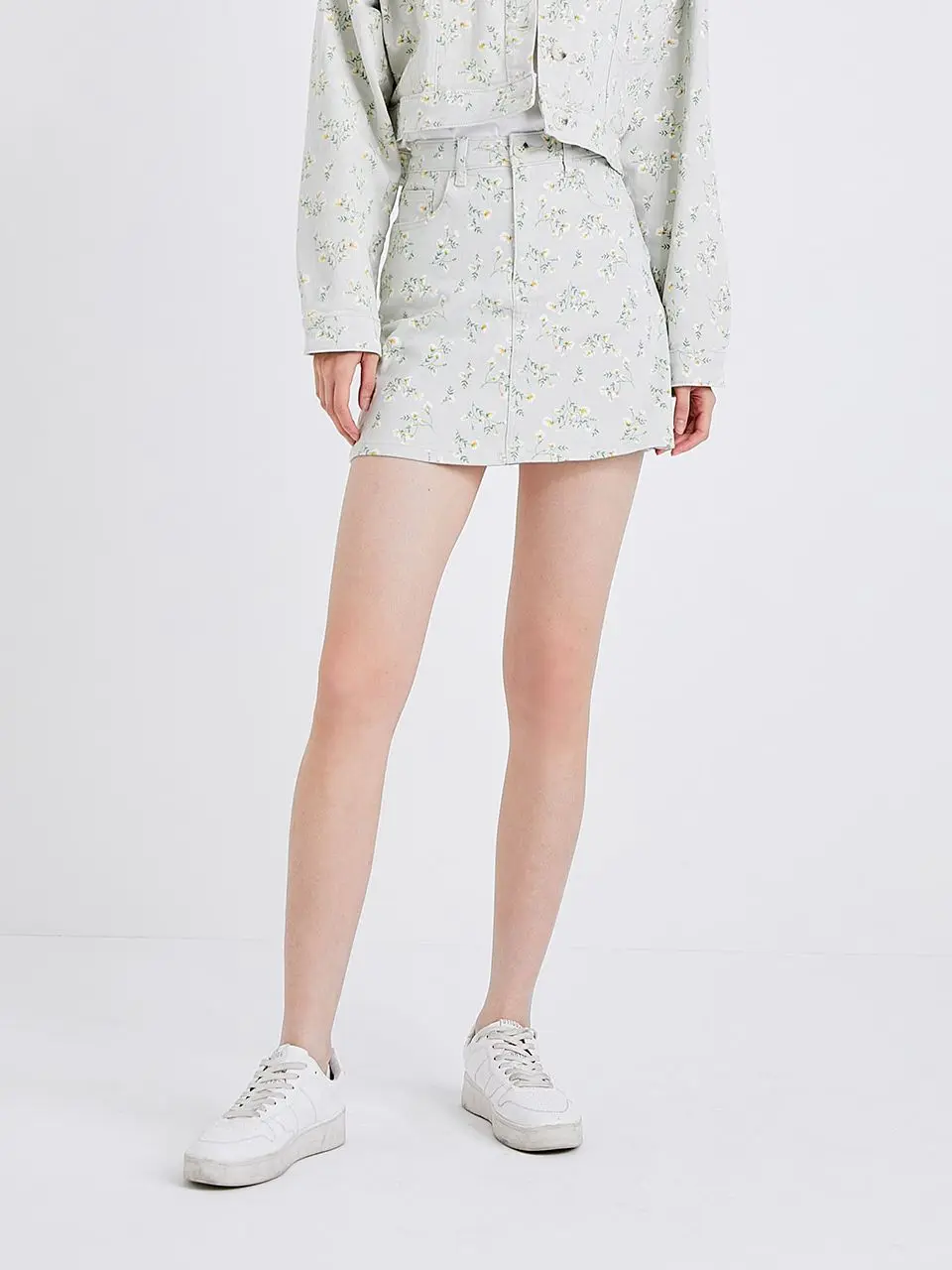 

Urban Revivo Women Short A-Line Denim Skirt Ladies Floral Print Short Skirt Summer Fashion Printing High Waist Short Skirt