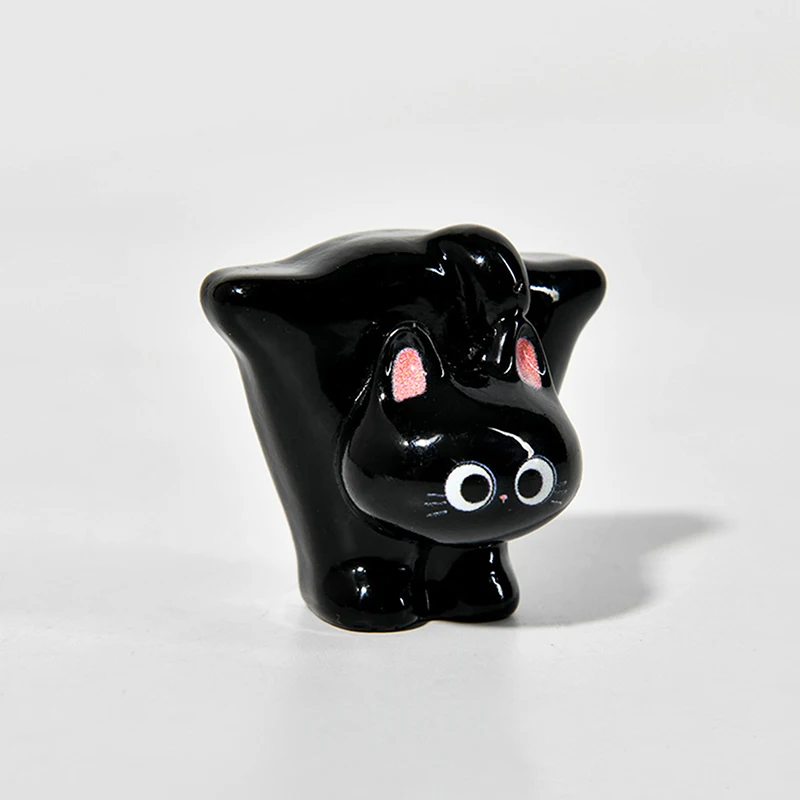 

Миниатюрная фигурка кота из полимера