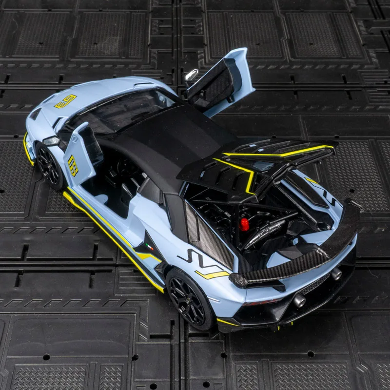 Фото Модель автомобиля Lamborghini Aventador SVJ из сплава металла, масштаб 1:24, с открывающимися дверями с обеих сторон, богатая детализация. №2