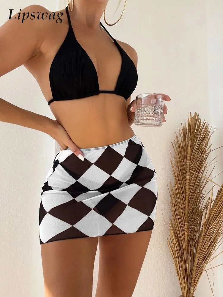 

Новинка, сексуальное женское бикини в клетку с принтом, модный бюстгальтер + стринги + накидка, купальник-тройка, летняя женская пляжная одеж...