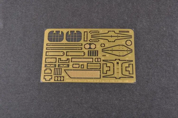 Трубач 1/35 01032 Русский 9П138 Град-1 на Zil-131 Модельный комплект