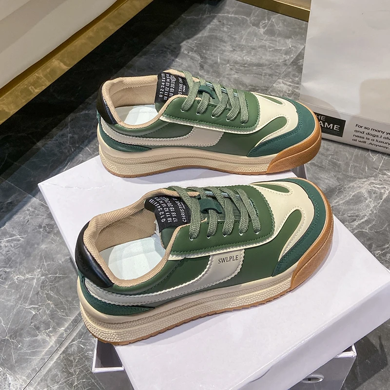 

New Women's Skateboarding Shoes Leather Retro Color Matching Korean Women Casual Shoes Platform Shoes Ladies Sports Sneakers
