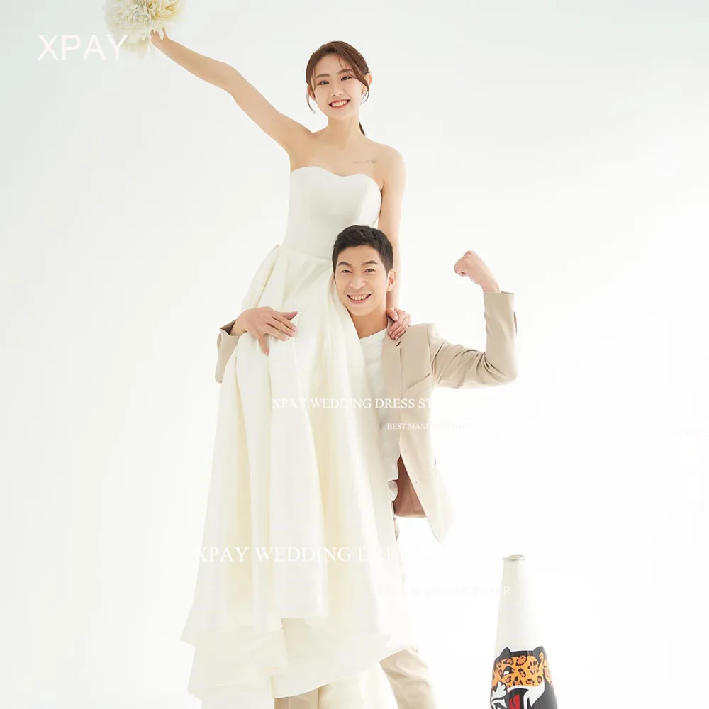 Женское свадебное платье без бретелек с открытой спиной