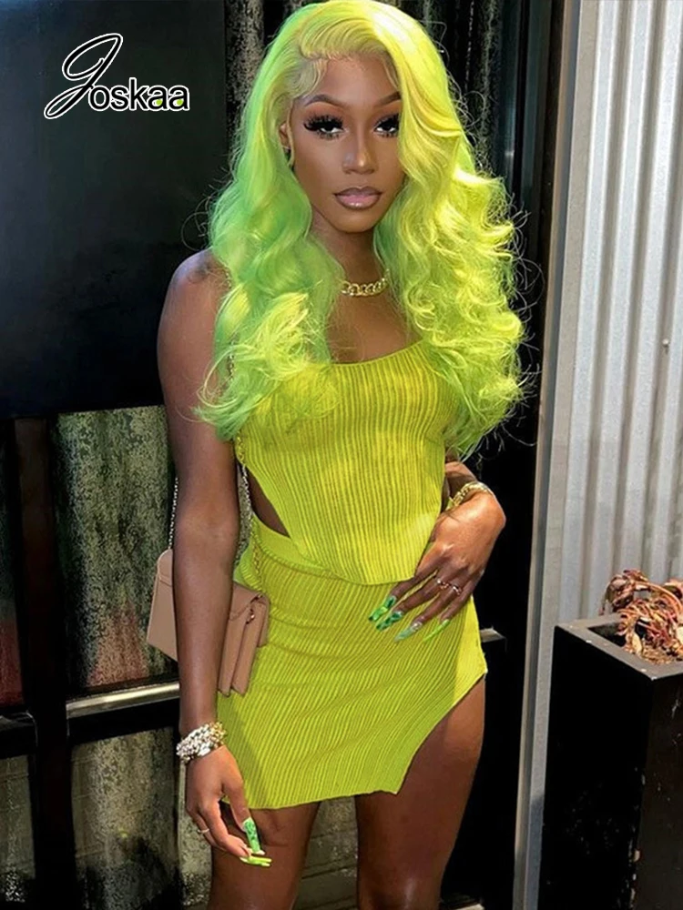 

Joskaa вязаный однотонный укороченный топ на бретелях и мини-юбки с разрезом комплект из двух предметов Женская одежда лето 2022 сексуальные ули...