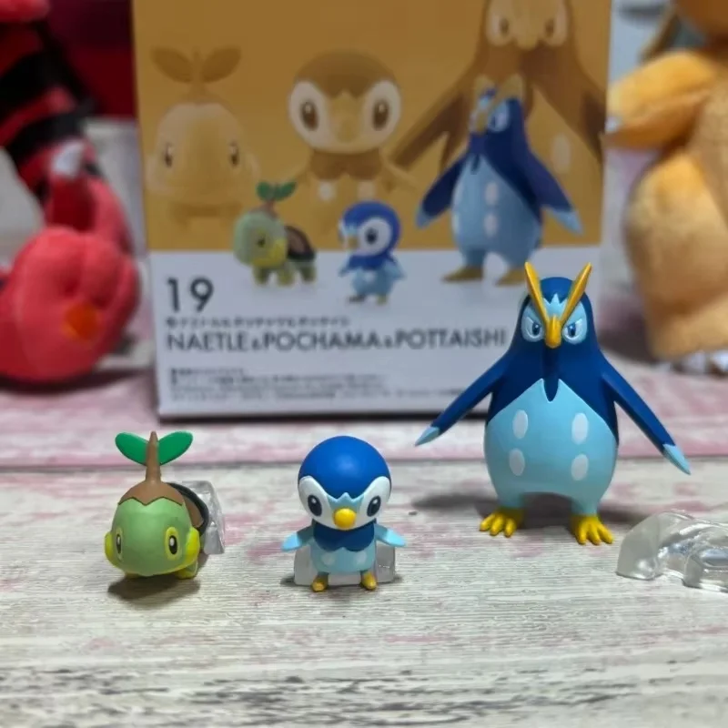 Фото ​ Оригинальные фигурки Bandai Scale World Pokemon Sinnoh: Тартвиг, Пиплуп, Эмполон, Чимчар, Инфернэйп, Лукас, Дон. Аниме-фигурки, игрушки, подарок. №4