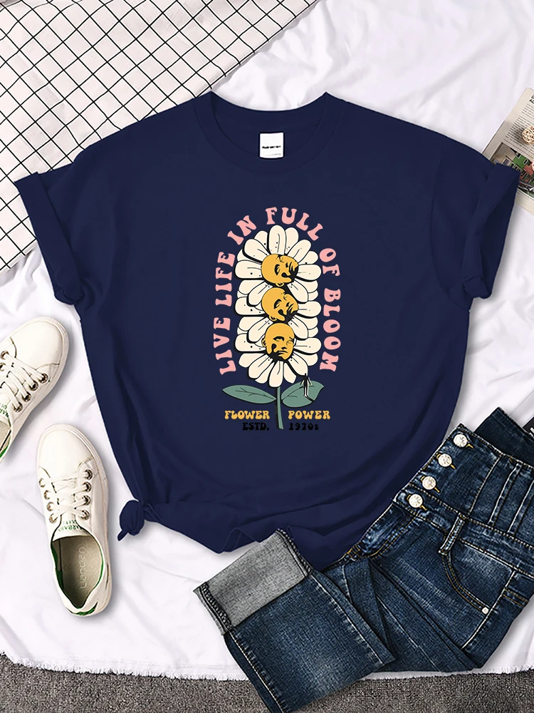 

Live Life In Full Bloom Flower Power Estd.1970S Tee Top Street All-Matchtshirt Soft Creativity Tee Shirt Fashion Sport Tee Tops