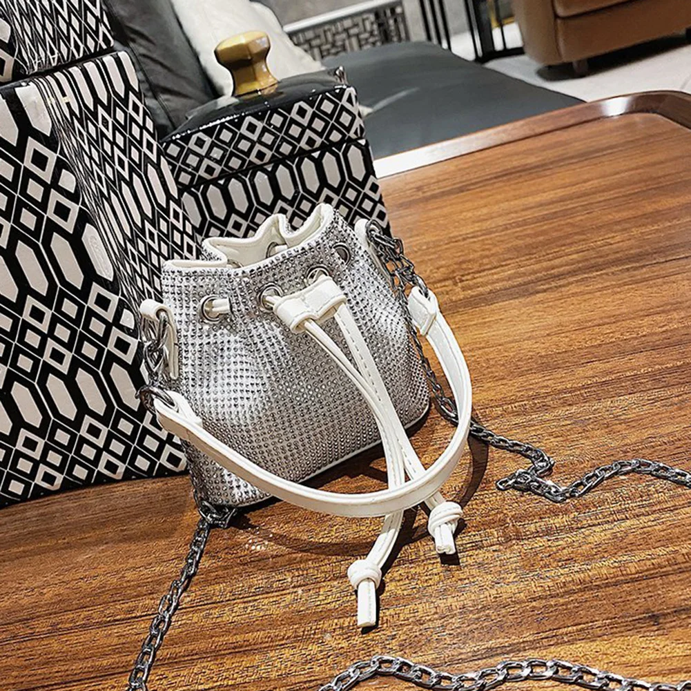 

Fashion Diamonds Bucket Chain Shoulder Bags Women Shiny Rhinestones Drawstring Crossbody Totes Handbags Lady Wedding Party Pouch
