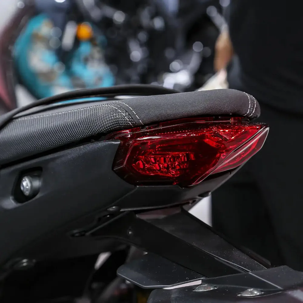 Фото Светодиодный задний фонарь поворота мотоцикла 12 В для Yamaha MT 10 MT10 SP 2022 2023 2024, задний стоп-сигнал, левый и правый указатель поворота MT-10 №1