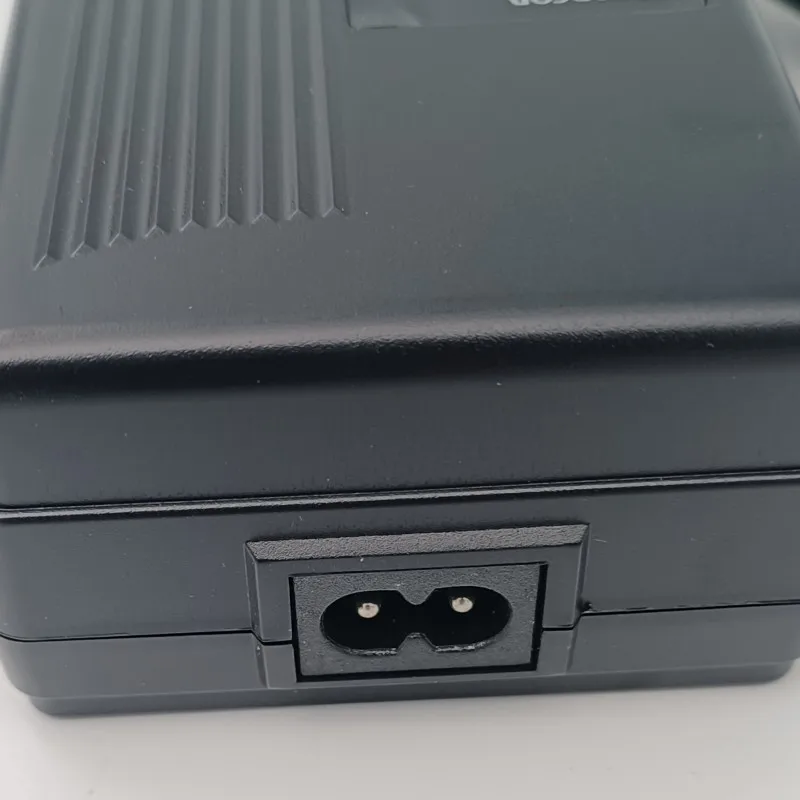 Зарядное устройство для топового кабеля, интерфейсы стандарта USB, 3 контакта, вилка стандарта ЕС, США (art.: 3920c28063bed) - 3920c28063bed