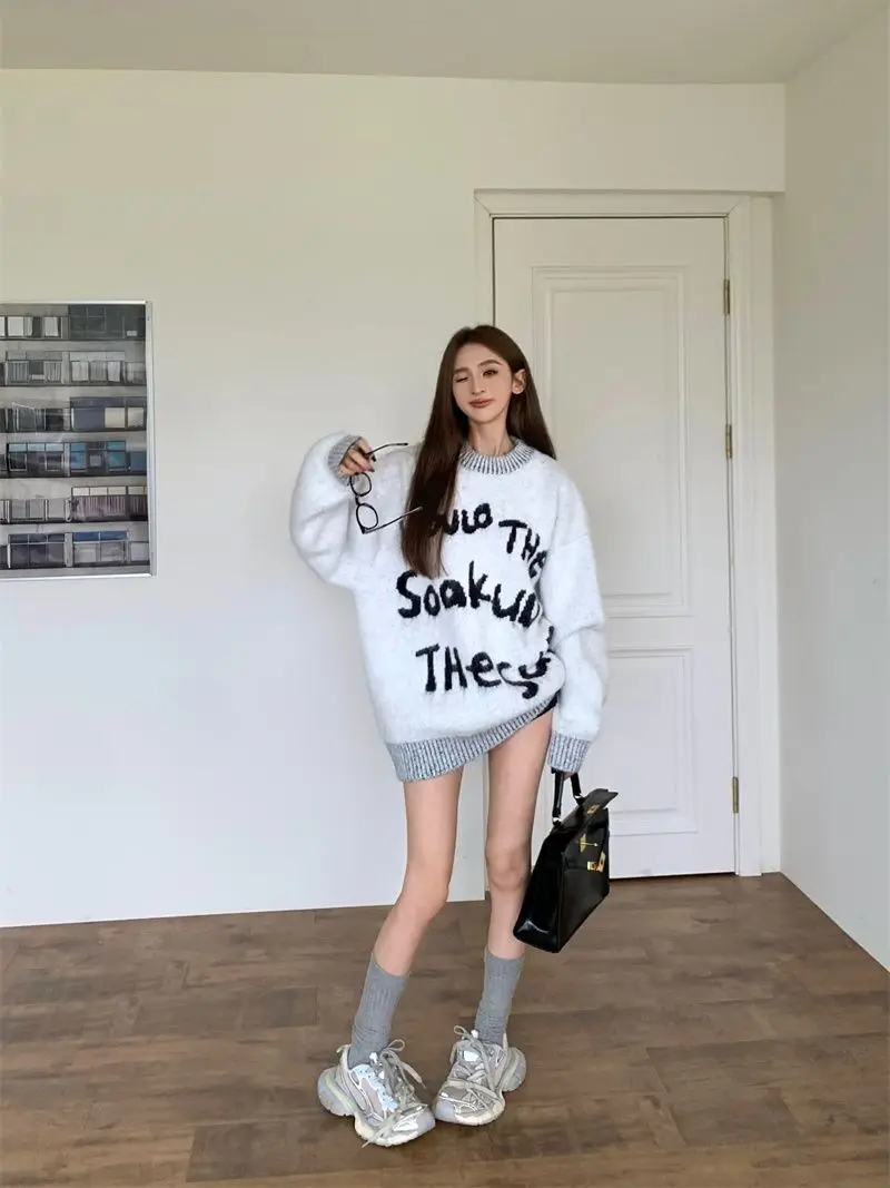 Трикотажный жаккардовый свитер средней длины с капюшоном и длинными рукавами