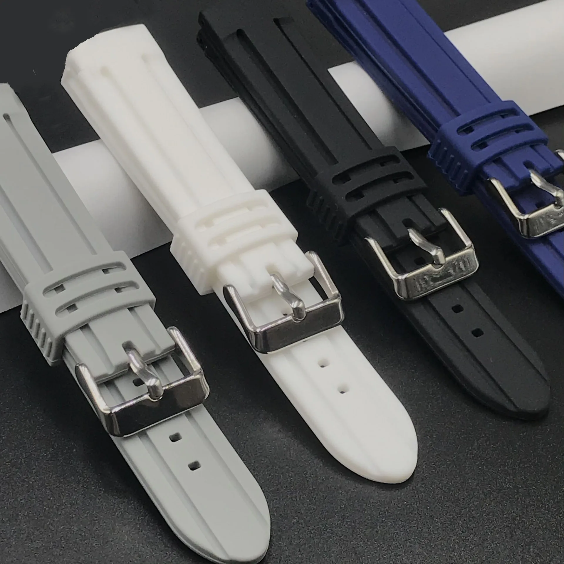 

18mm 20mm 22mm 24mm Watch Band Silicone Soft Bracelet Classic Universal Strap Wrist Band Men Women Sport Metal Buckle Straps