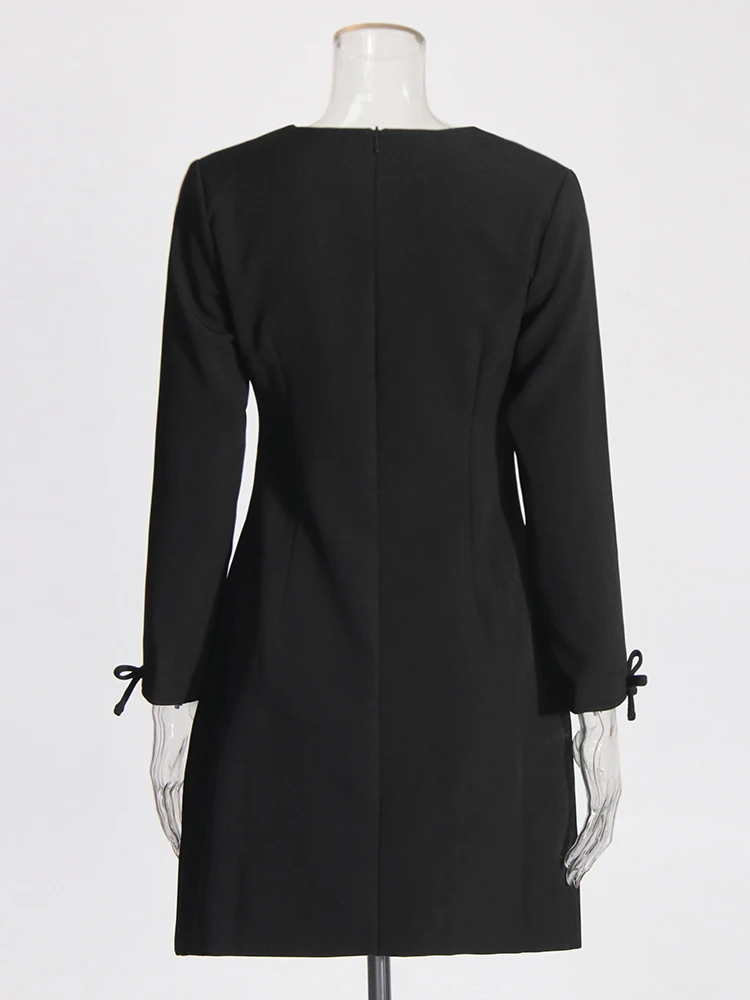 Женское однотонное платье с бантом TWOTWINSTYLE