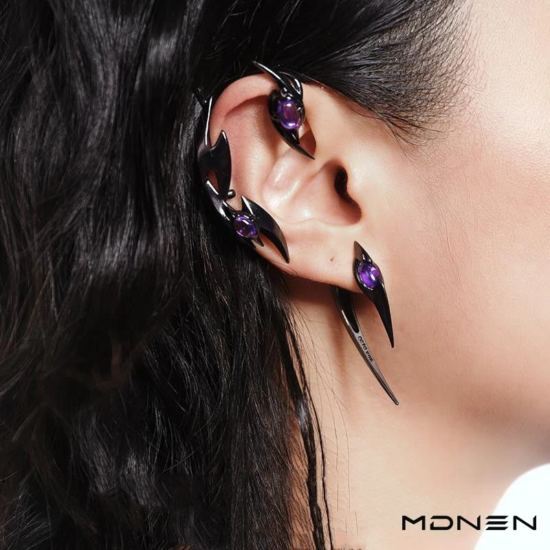 

2023 new women's earrings scorpion series personalized ear clips without pierced ears girl gospel super handsome hip-hop earring