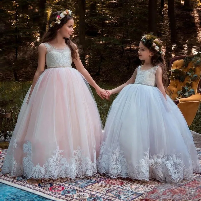 

Pageant Princess Kids Flower Girl Dresses for Wedding Party Gowns Soft Tulle Crystals Bow V Back Custom Made Vestidos De Nina
