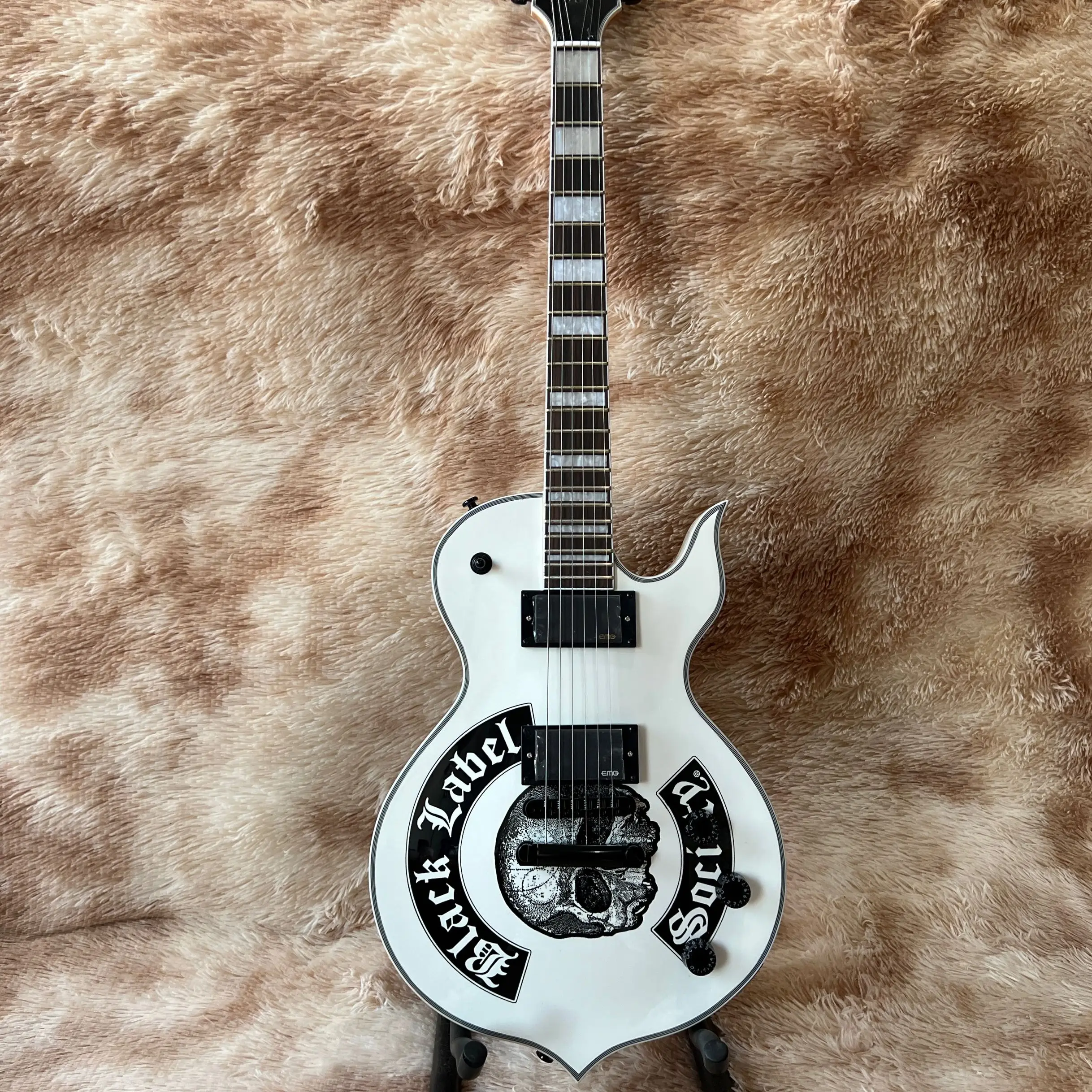 

New Arrival Custom strange White Electric guitar with rosewood fingerboard , black hardware , maple neck , high quality guitarra