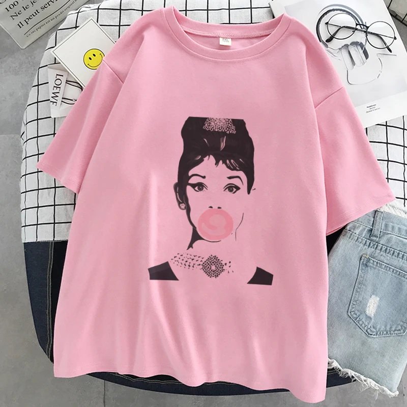 

Audrey Hepburn Print Pink T-shirt Women New White O-neck Summer Tops Tshirt Harajuku Korean Aesthetic Streetwear Female T Shirt
