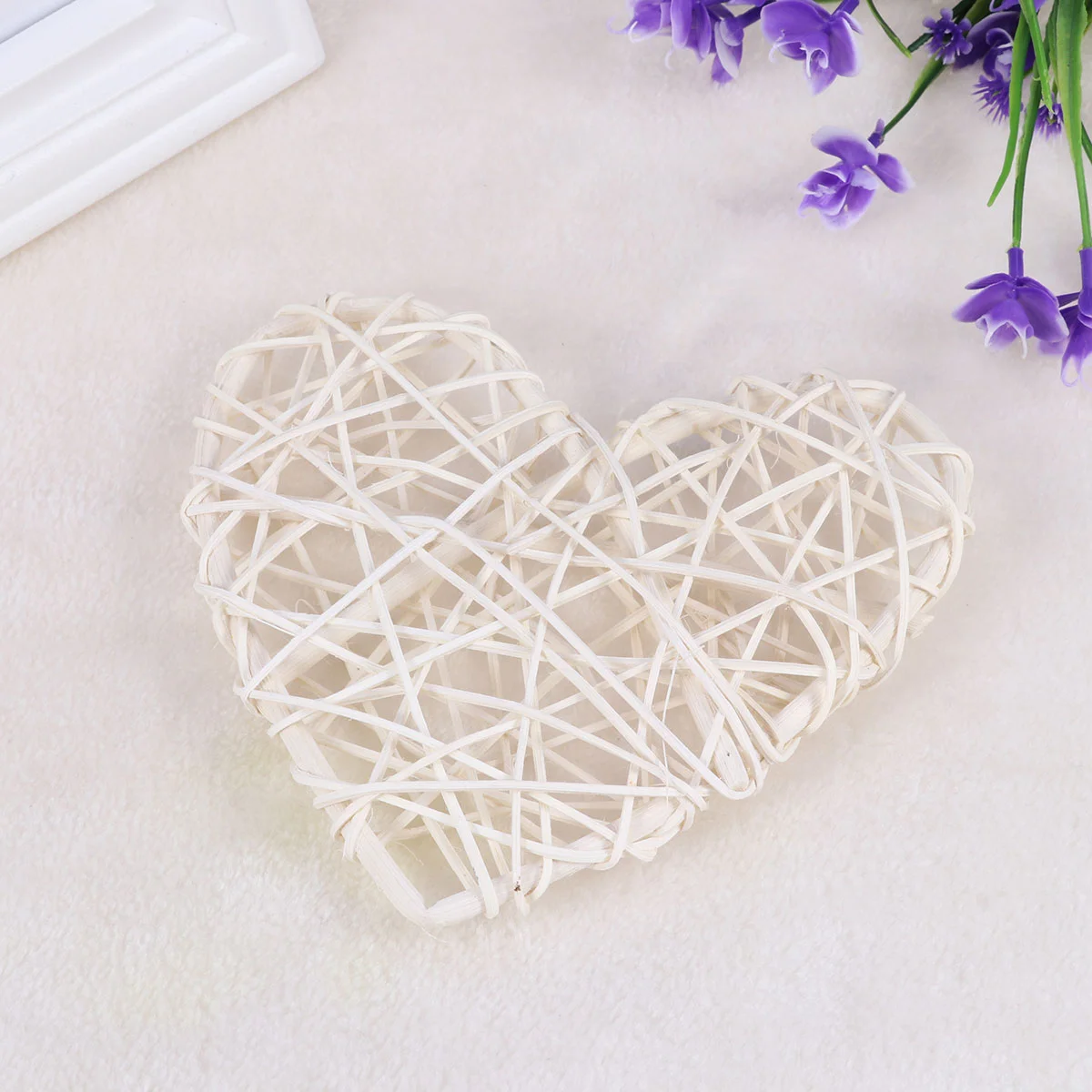 

5 Pcs/Lot Heart Wreath Heart Shape Wicker Rattan Balls Rustic Garland Wedding Decoration Rustic Frames Takraw Decorations