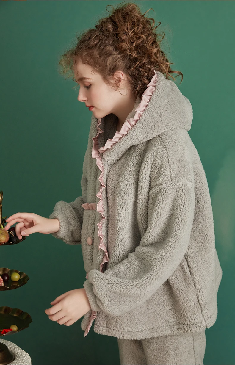 Рисунок 2 - Женская пижама с длинным рукавом