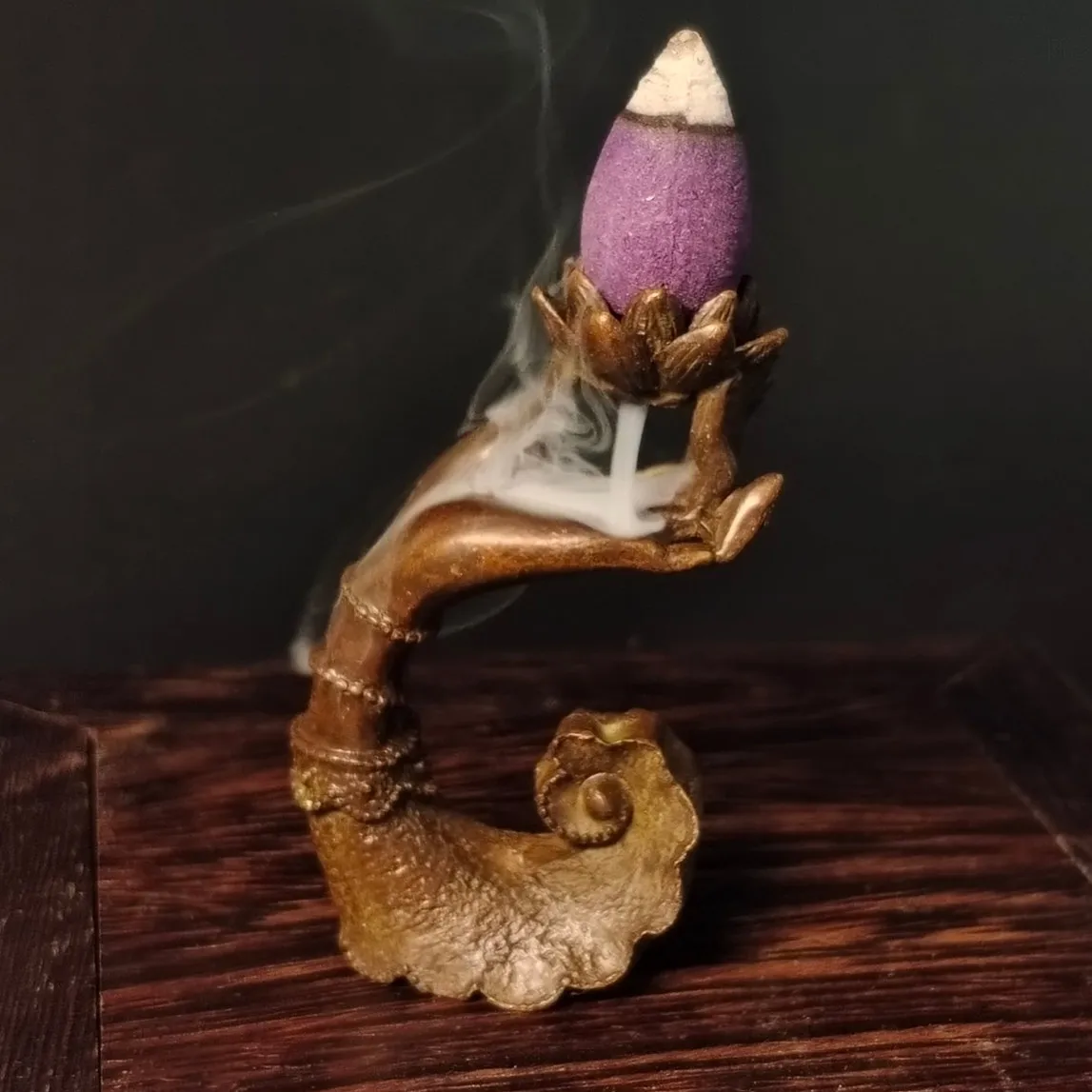 

Lotus Buddha Hand Incense Burner Fireplace Bronze Backflow Aromatherapy Smoke Zen Backflow Incense Burner Holder Home Decoration