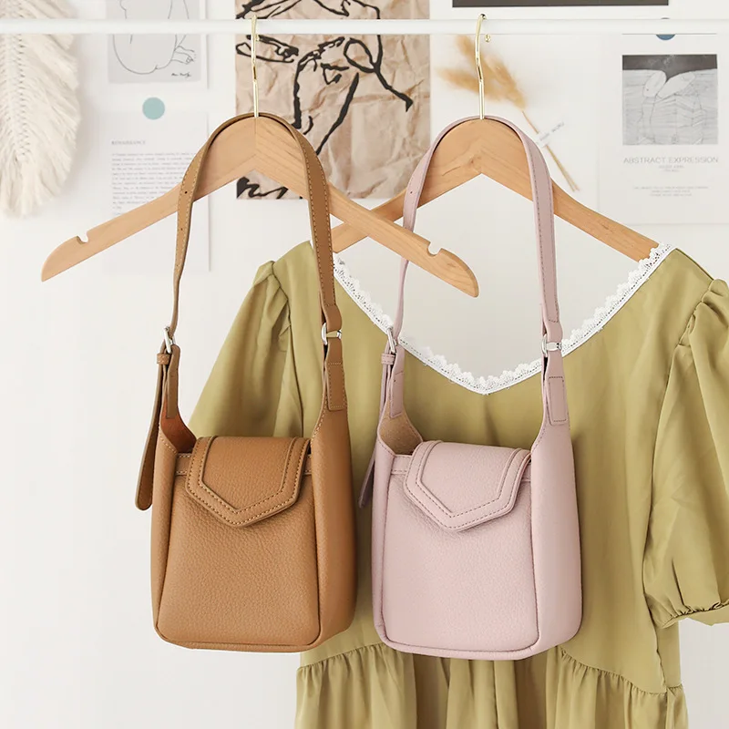 

2023 New One Shoulder Handheld Stick Bag For Women High Quality Vegan Leather Messager Bag Large Capacity Casual Totes Bags