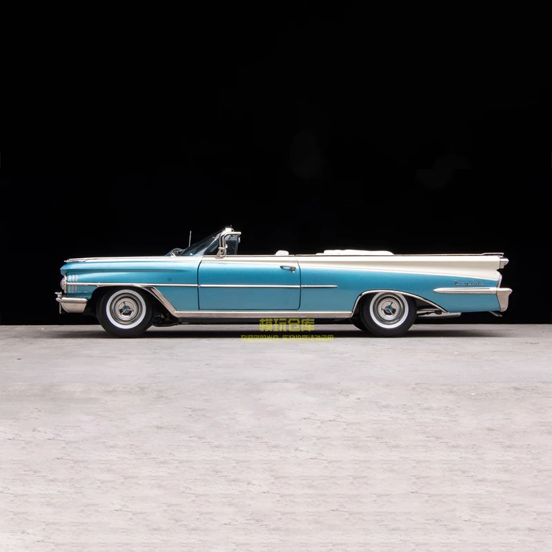 Литая модель автомобиля в масштабе 1:18 Oldsmobile 98 седан из сплава статический
