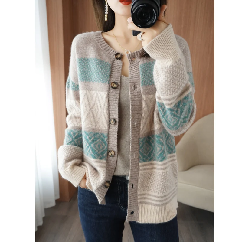 

2022 Winter New Pure Cashmere Cardigan Women Color Matching Plus Size Sweater 100%Wool Shirt O-Neck Knit Thick Coat Lady Jacket