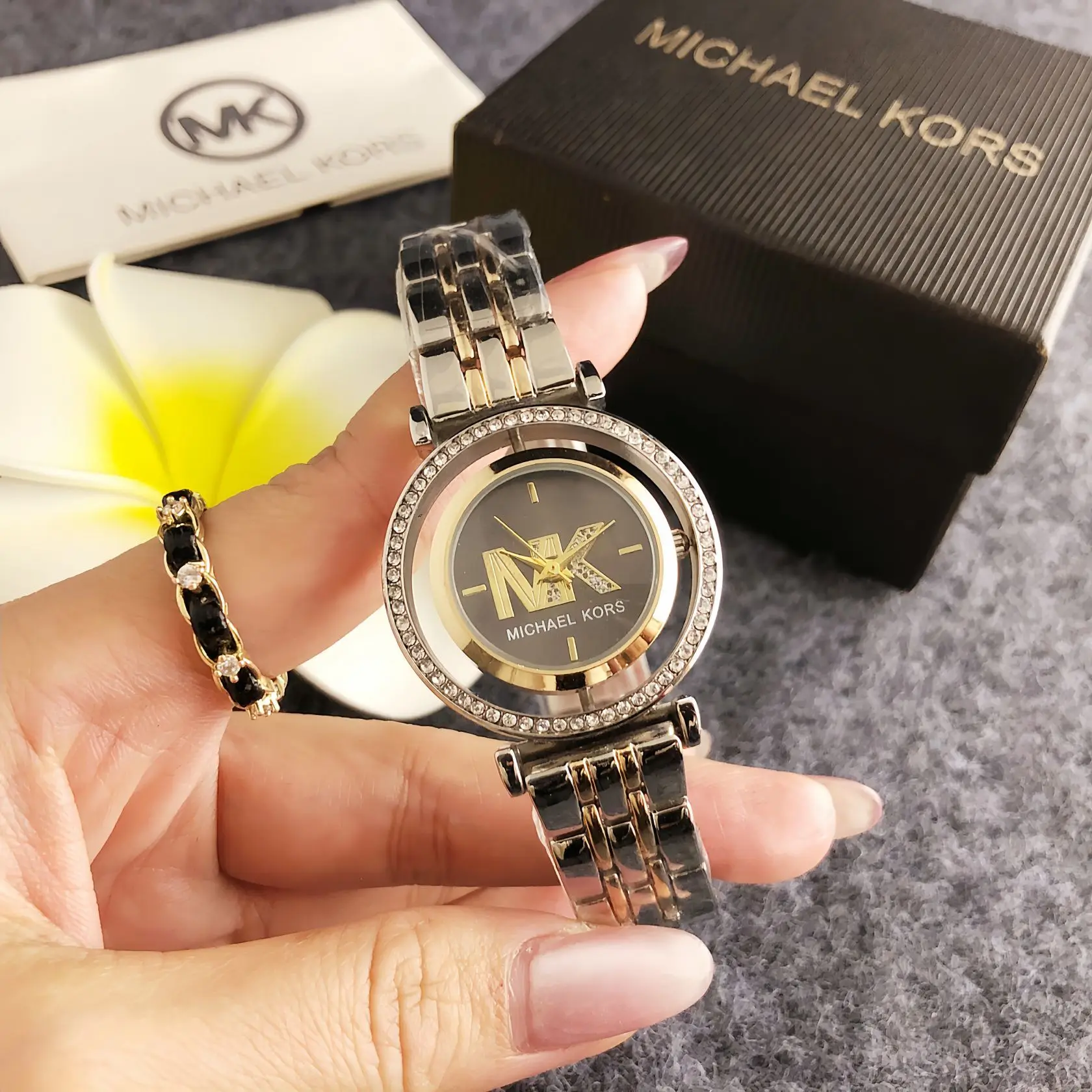Фото Новые женские кварцевые часы Michael Kors 2026 года из нержавеющей стали, в комплекте с сумкой MK, роскошный дизайн, высококачественный элегантный подарок для женщин №5