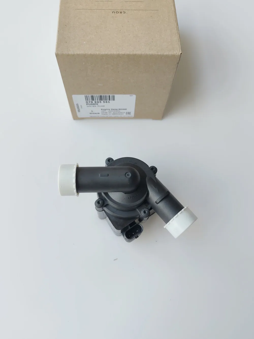 Фото Совершенно новый OEM 079965561 4.0T вспомогательный водяной насос охлаждающей жидкости для AUDI A8 RS7 S6 S7 S8 CEUC, CTGE, CRDB, CVUB 079 965 561 №3