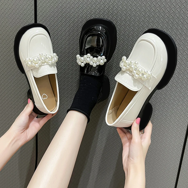 

Женские кроссовки с мехом, универсальные лоферы с круглым носком, на платформе, в британском стиле, летняя обувь, 2022