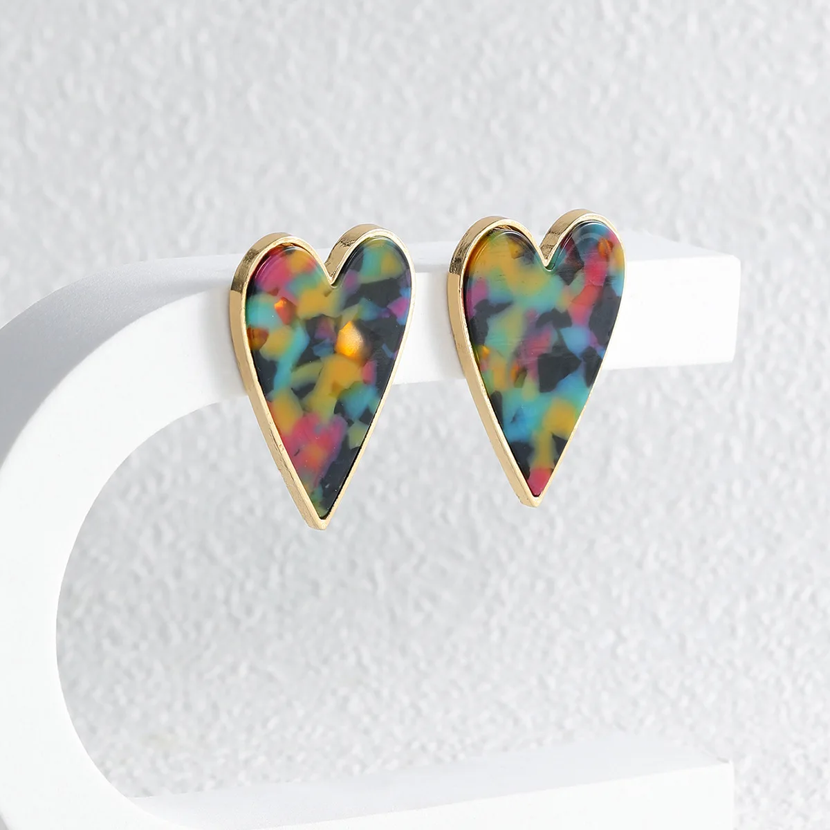 

VG 6YM Vintage Retro Heart Shaped Studs Earrings Women Fashion Trend Colorful Ear Jewelry Bohemia Style Party Gifts Wholesale