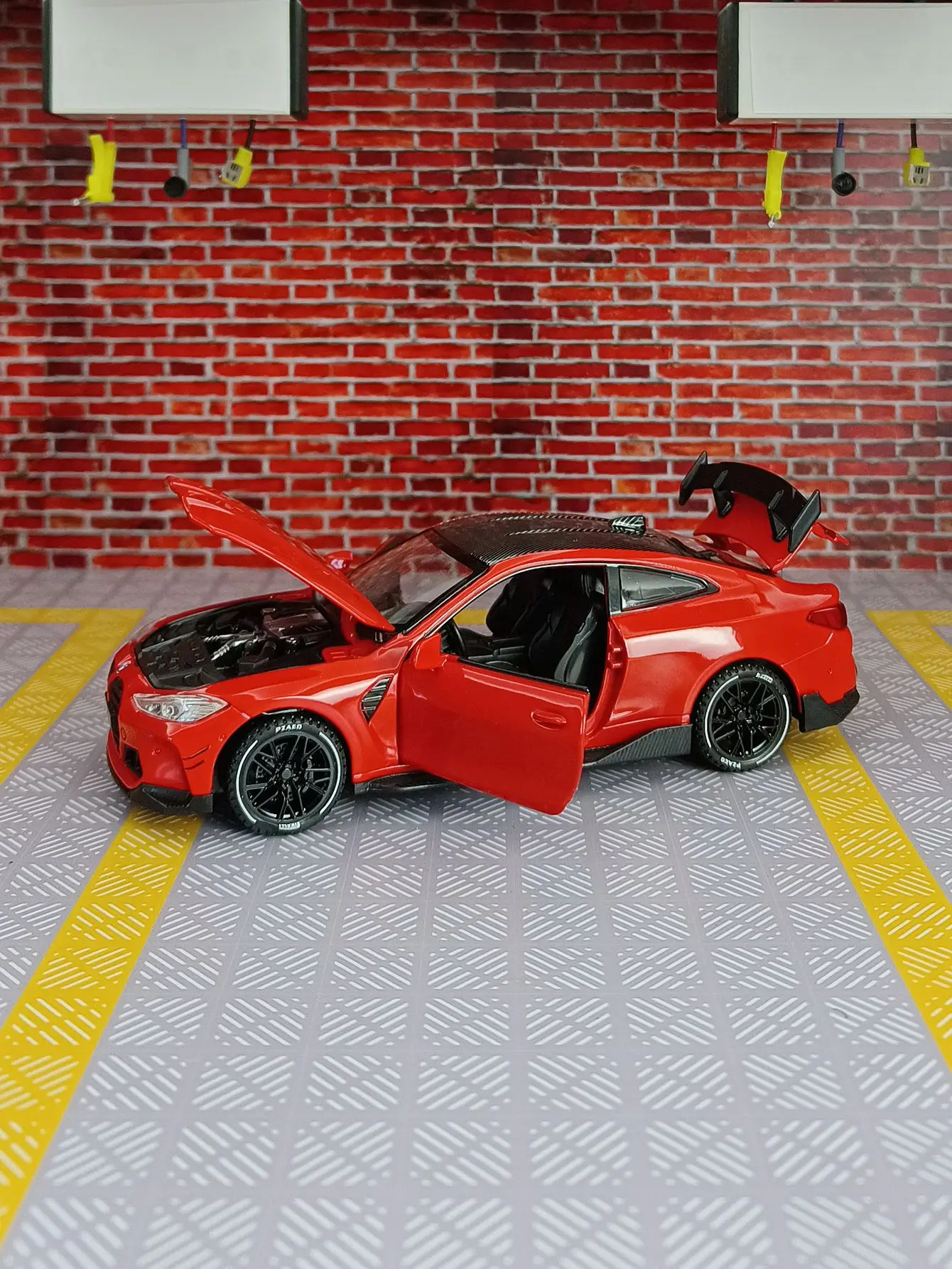 1:32 BMW M4 Coupe модель спортивного автомобиля из сплава литье под давлением и