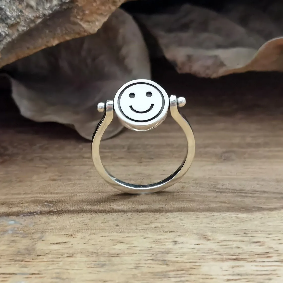 

Double-faced Smiley Sad Face Rotatable Rings 2022 Trend Anxiety Ring Anti-Stress Fidget Ring For Couples Women Emo Men's Rings
