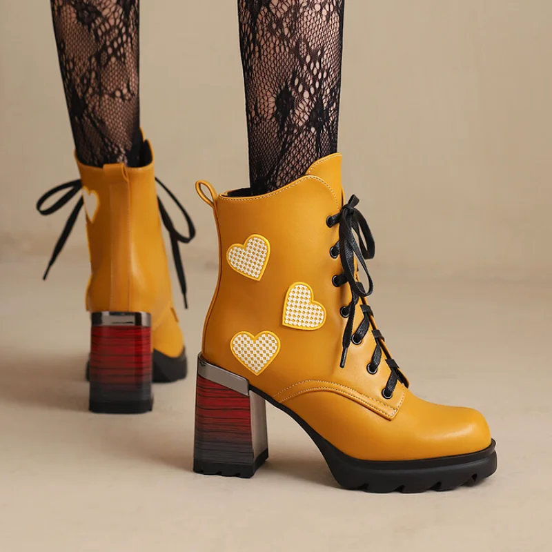 

Женские ботильоны в европейском и американском стиле из лакированной кожи, цветная модная Уличная Повседневная Женская обувь на платформе ...