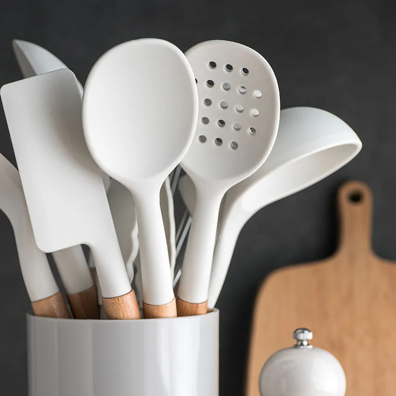 

Silicone Kitchen Cooking Tools Set Cook Utensils Kit Non-stick Cookware Wooden Handle Kitchenware Spatula Shovel Baking Gadgets