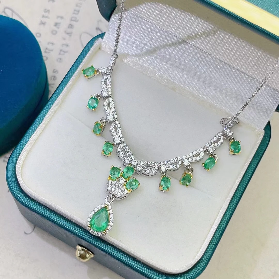 

2023 Luxury Emerald Pendant of Women Necklace Real 925 Silver Natural Green Gemstone Birthstone Girl Gift Noble Character