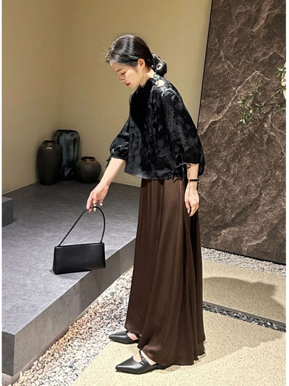 

Летний наряд в сочетании с комплектом высококачественной и изысканной новой черной жаккардовой рубашки и юбки в китайском стиле из двух предметов