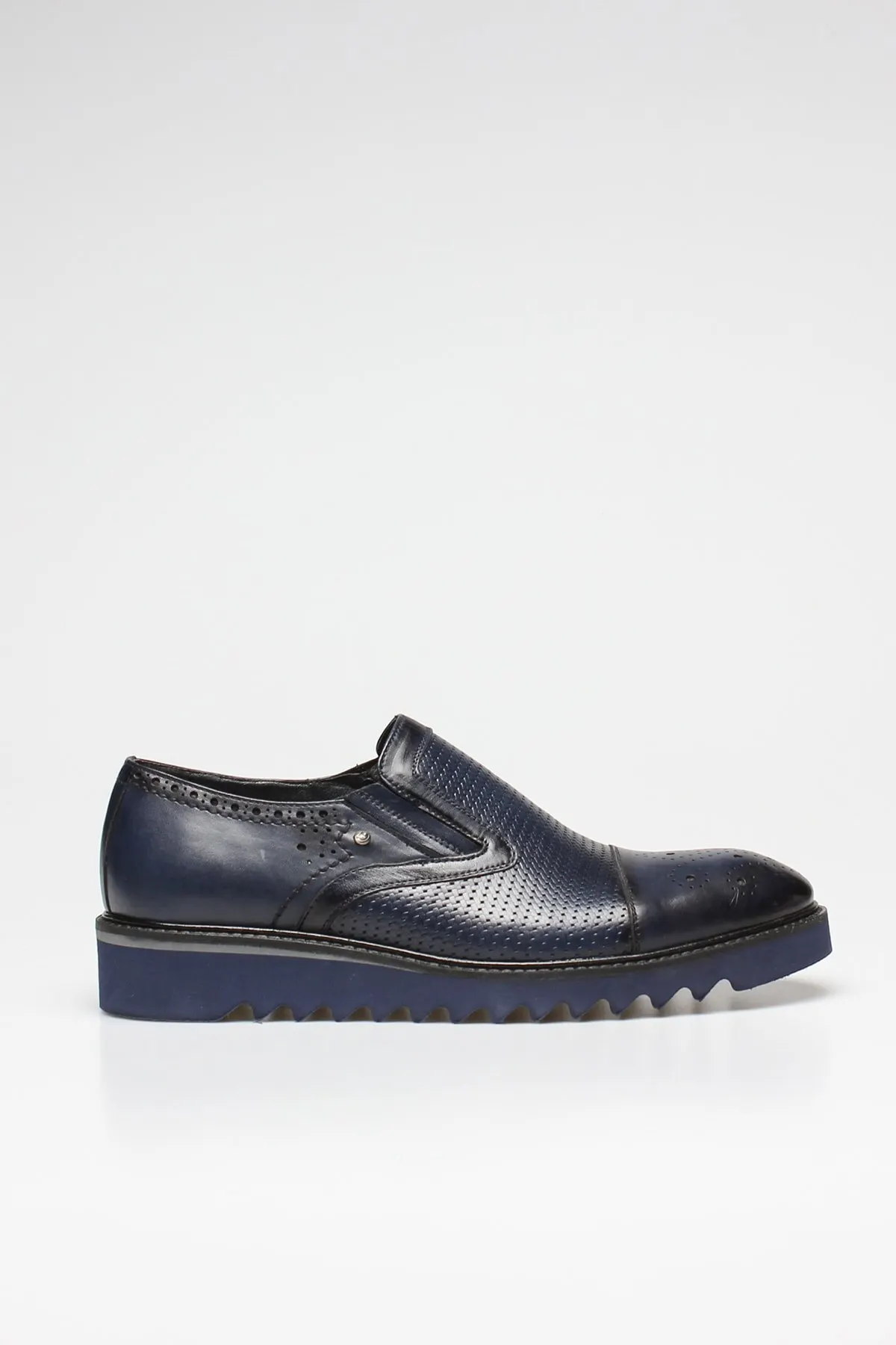 

Fashion Style Navy Blue Genuine Leather Casual Classic Shoes