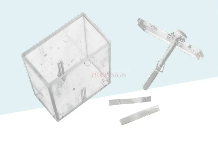 Фольгированный электроскоп учитель демонстрирует трение электрической физики