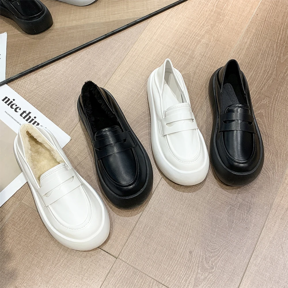 

Spring nurse shoes women soft soles not tired feet non-slip breathable 2023 new flat one pedal small white single shoes female