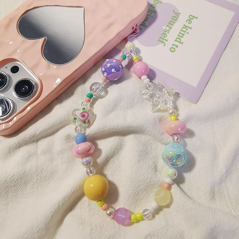 Женский короткий браслет-граффити на ремешке со звездами