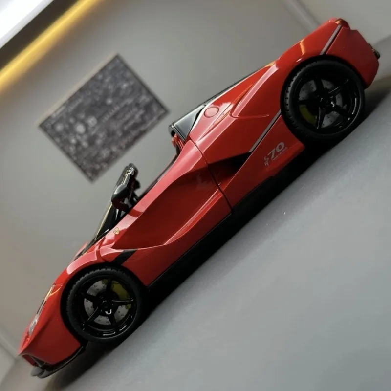 Фото Масштабная модель Ferrari LaFerrari 1:24 из литого сплава с открывающимися дверями и поворотными передними колесами для коллекционеров и хобби-энтузиастов №3
