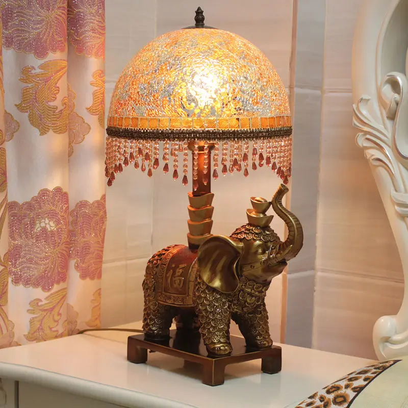 

European style retro bedroom decor creative elephant bedside table lamp Eco-friendly resin light luxury lampada comodino