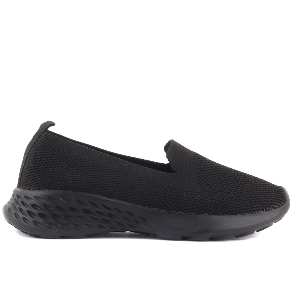 

Black color lacing women casual shoes