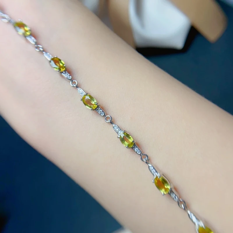 Женский браслет из серебра 925 пробы с натуральным желтым сапфиром