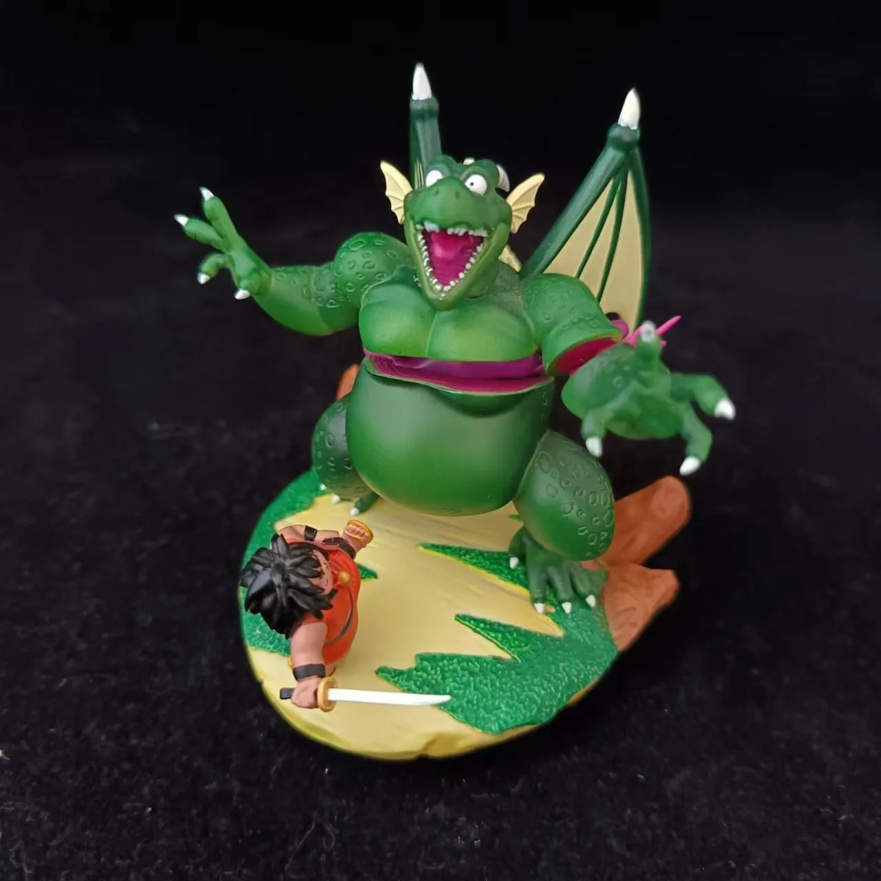 Фигурки из м/ф Драконий жемчуг 8 см